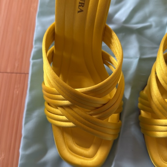 Last Week | Aquazzura ‘Oahu’ 95 sandals in Fluo Yellow, size 37 - Picture 9 of 15
